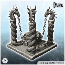 Coffre à trésor avec chaînes reliées à des colonnes à têtes de dragon (4)