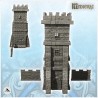 Tour de défense médiévale en pierres taillées avec murs accolés (13)