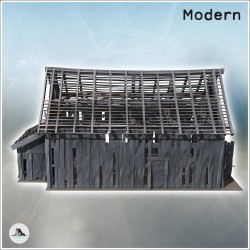 Bâtiment en bois en ruine avec charpente apparente, annexe de côté et grandes portes (17)